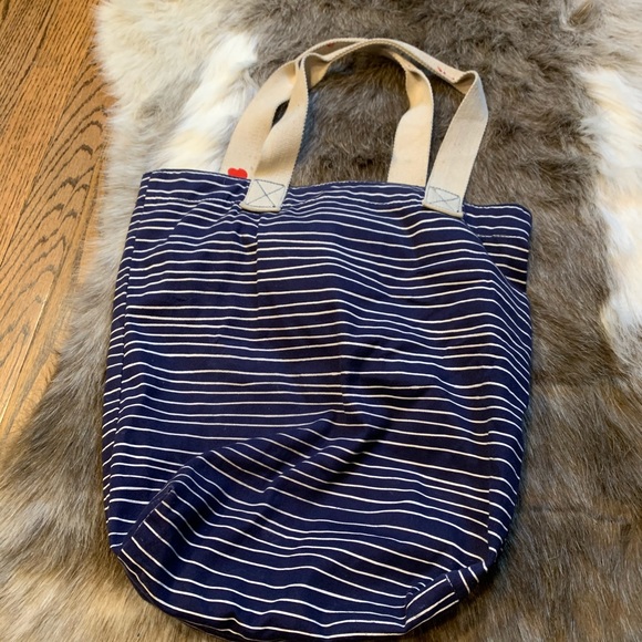 CHARLOTTE RUSSE CANVAS PURSE with a bow - Picture 3 of 4